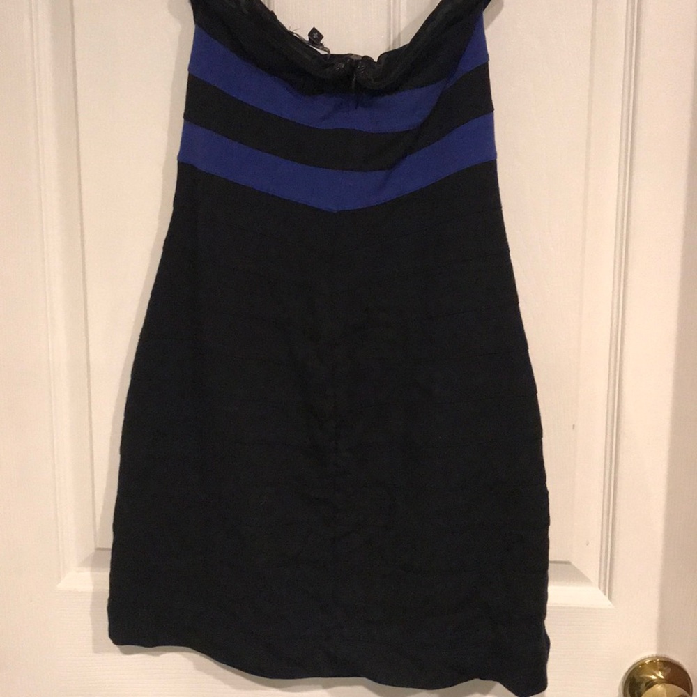 Body-con Dress - Picture 2 of 8